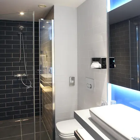 Express - By Ihg Hotell 3*