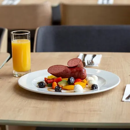 Express - By Ihg