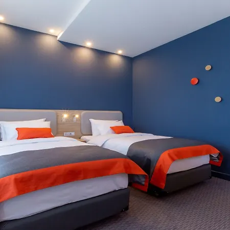 Express - By Ihg Готель